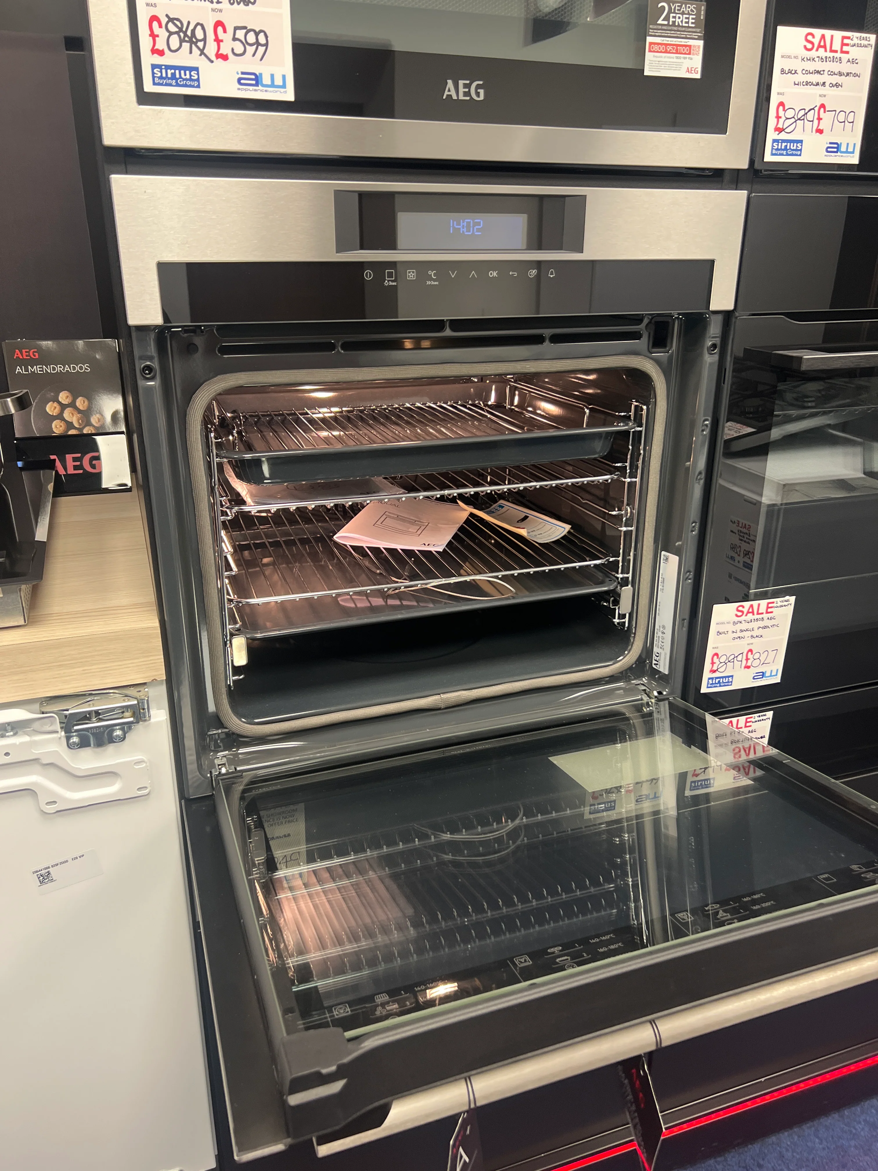 AEG BPE742320M - Stainless steel Built in Electric Single Oven - Pyrolytic cleaning - A+ energy - Ex Display - Image 2
