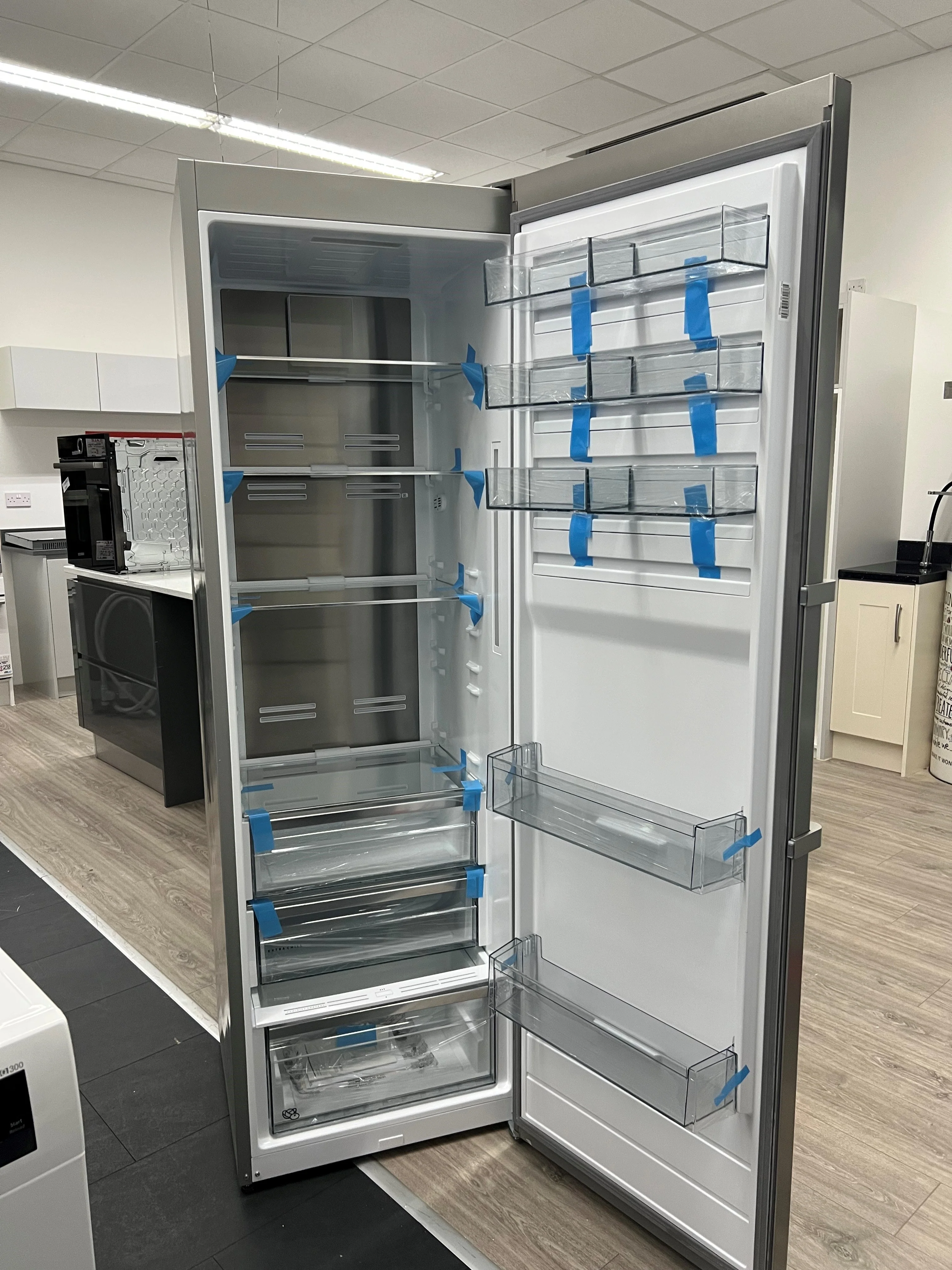 AEG RKB738E5MX - Stainless steel Freestanding Auto Defrost Fridge - E energy - Unboxed - Image 2