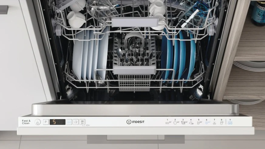 Indesit D2I HD526 UK - Integrated Dishwasher - E energy - Image 2