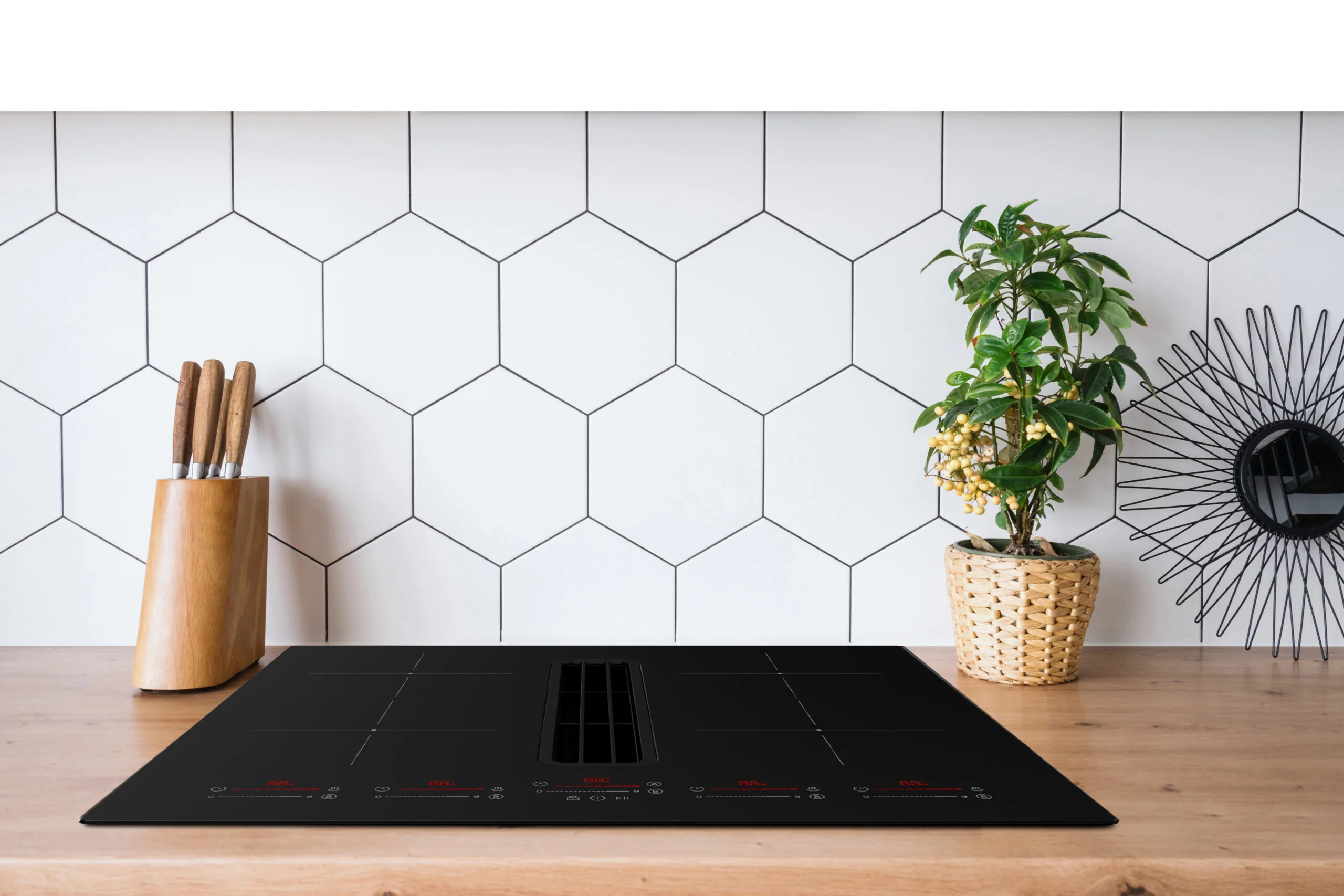 Montpellier MDAVIN60DF - Black Glass 60cm Vented Induction Hob - 4 Cooking Zones - E Energy - Image 5