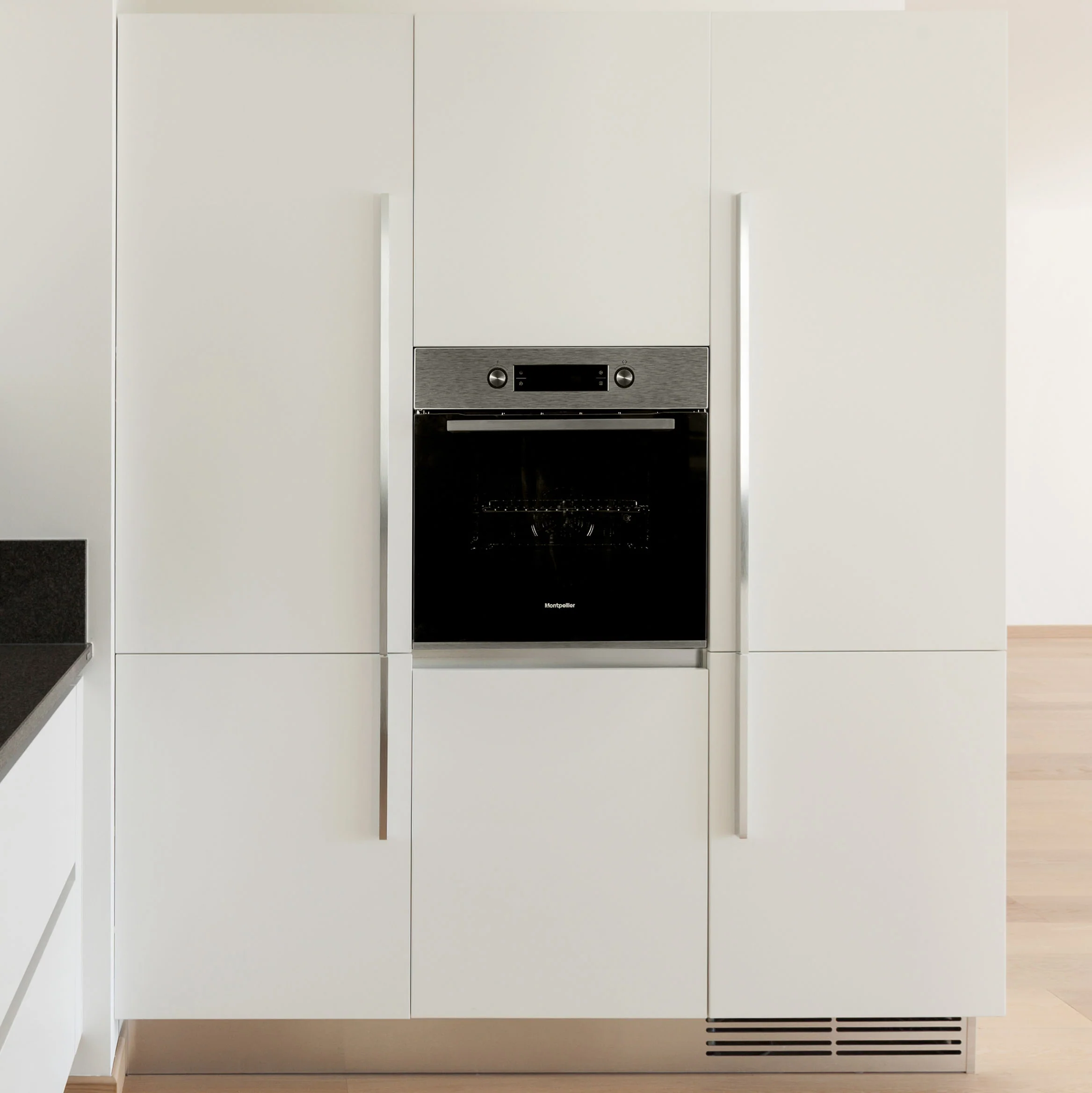 Montpellier MMFSO70SS - Black Glass Door, Stainless Steel 70L Single Oven - Electric - A Energy - Image 5